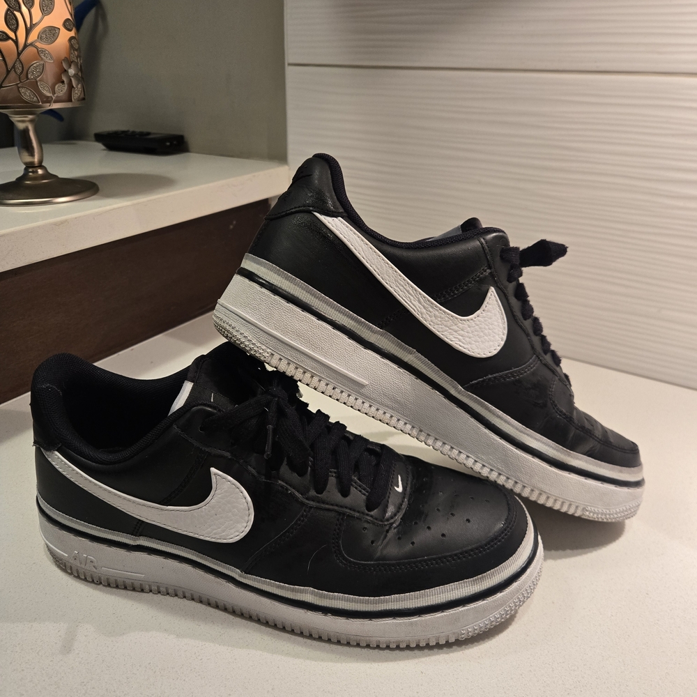 AIRFORCE 1 - Nike Black and White Men's Shoes SZ 8.5